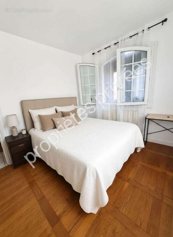 "Talence Universités Maison familiale de 159 m², 6 chambres, véranda et jardin" - photo 3