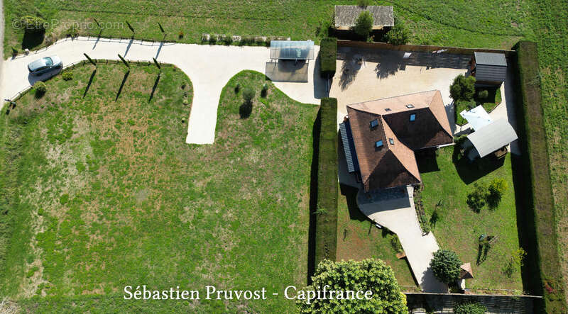 Maison à SAINT-PARDOUX-LA-RIVIERE