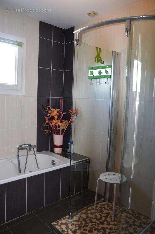 Maison à SAINT-GEORGES-DE-POINTINDOUX