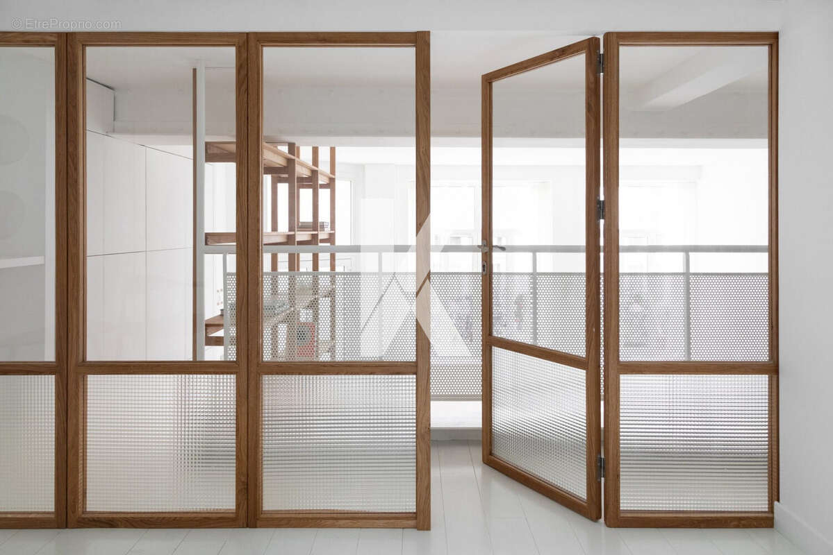 Portes étage - Appartement à PARIS-10E