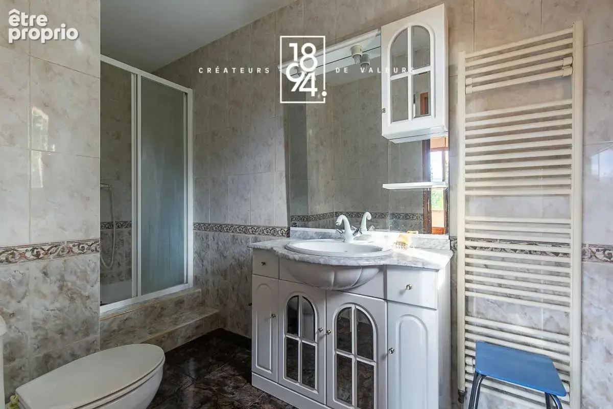 À la vente, villa familiale t5 + t3, terrain paysagé & piscine à lauris 84360 - photo 20