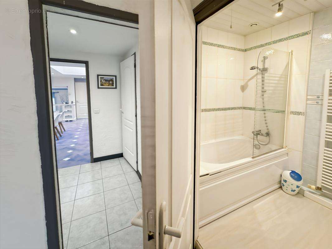 Maison façon loft/ volumes /garage/terrasse/jardin/3 suites parentales ! - photo 7
