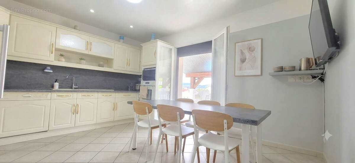 Maison Salaise Sur Sanne 9 pièces 200 m2 - photo 7