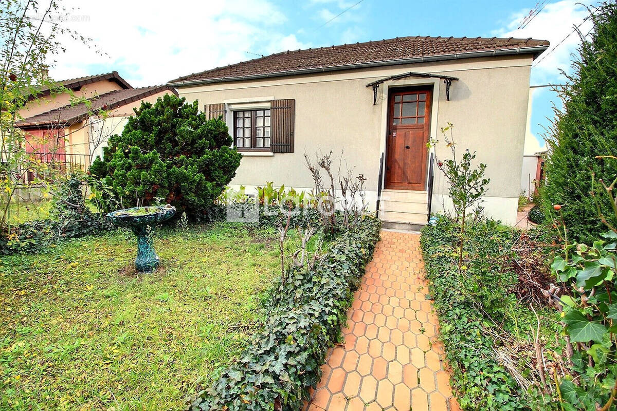 Maison à VILLENEUVE-LA-GARENNE