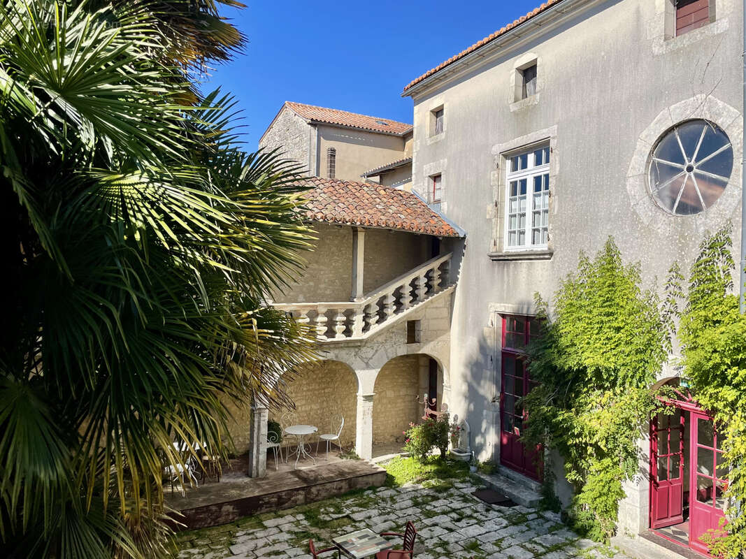 Maison à LA ROCHEFOUCAULD