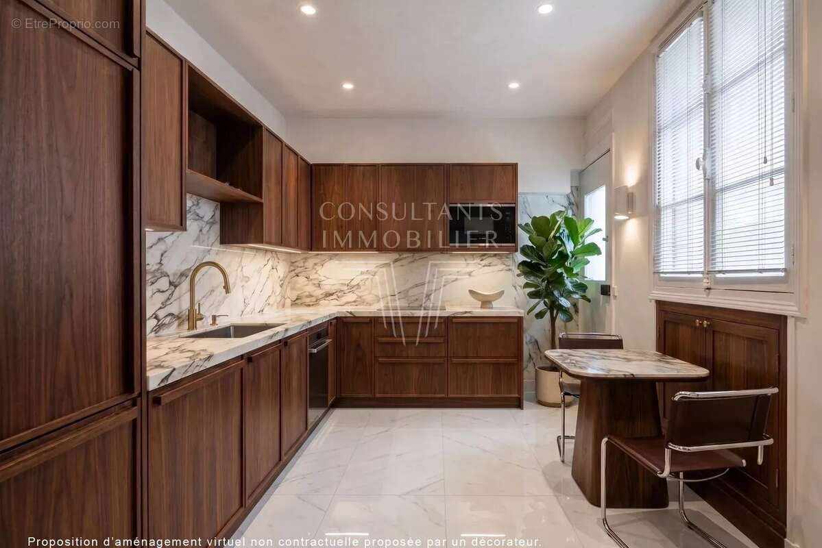 Appartement à PARIS-16E