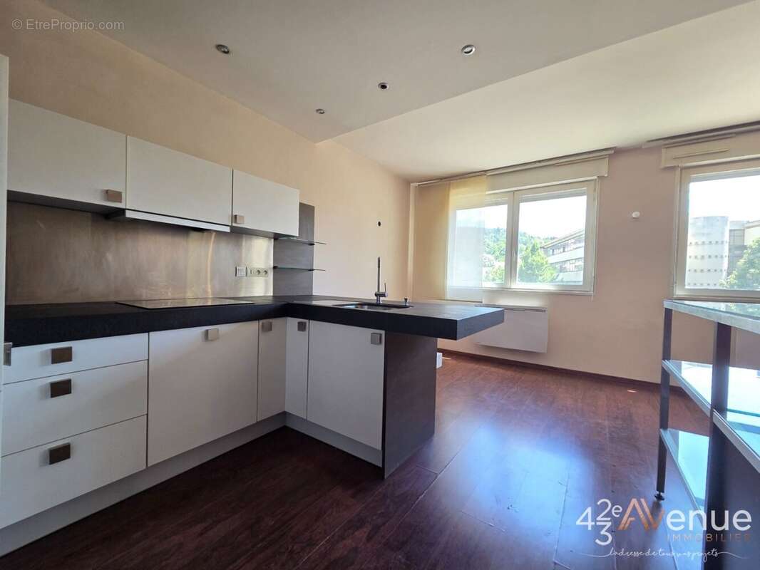 Appartement à SAINT-ETIENNE