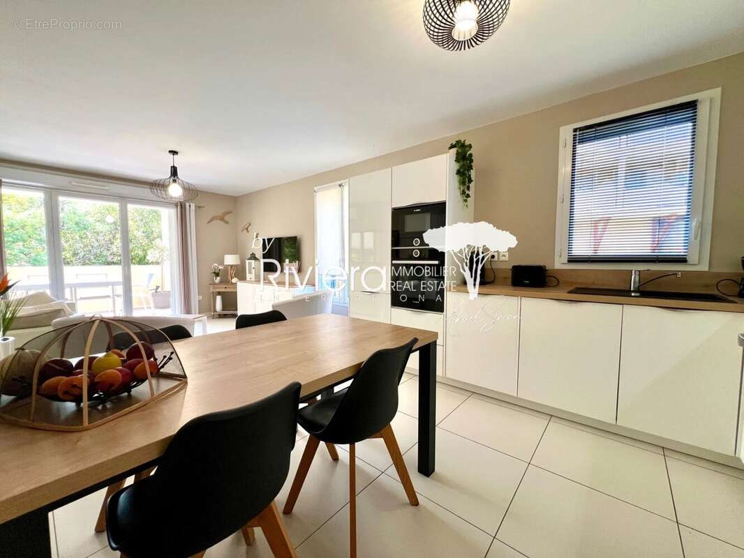 T2 avec terrasse piscine et double garage ! - photo 6