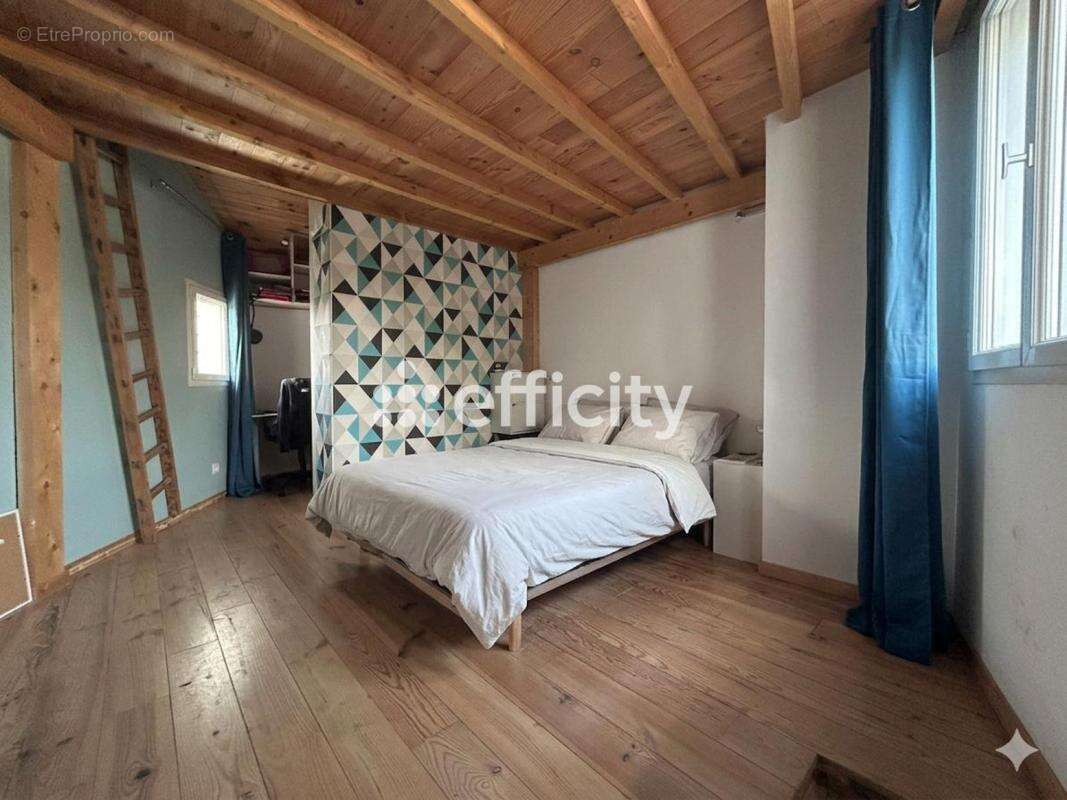 Maison à SAINT-MEDARD-EN-JALLES