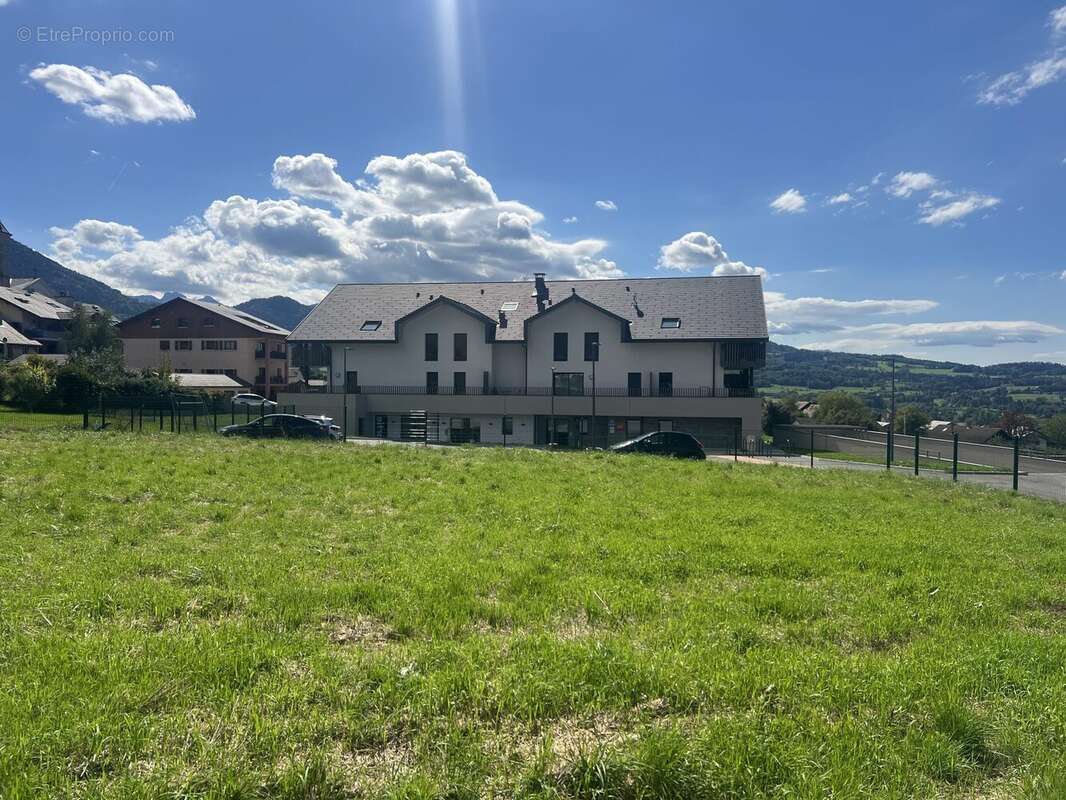 Terrain à VIUZ-EN-SALLAZ