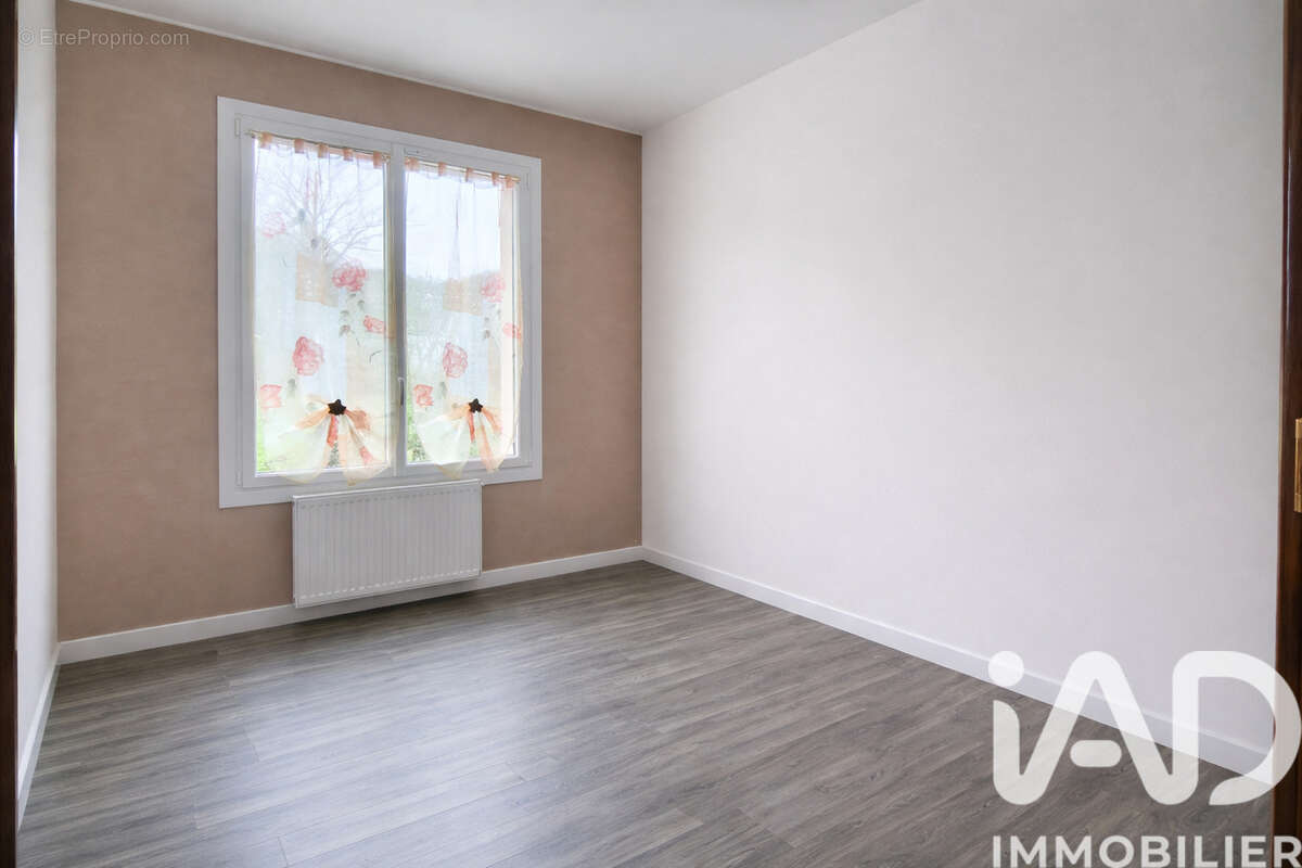 Maison 147 m² à Tremblay-Les-Villages  - photo 6