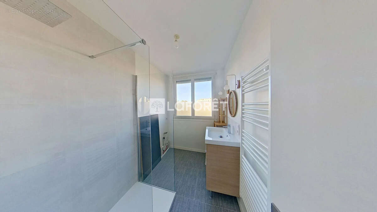 Appartement à LYON-8E