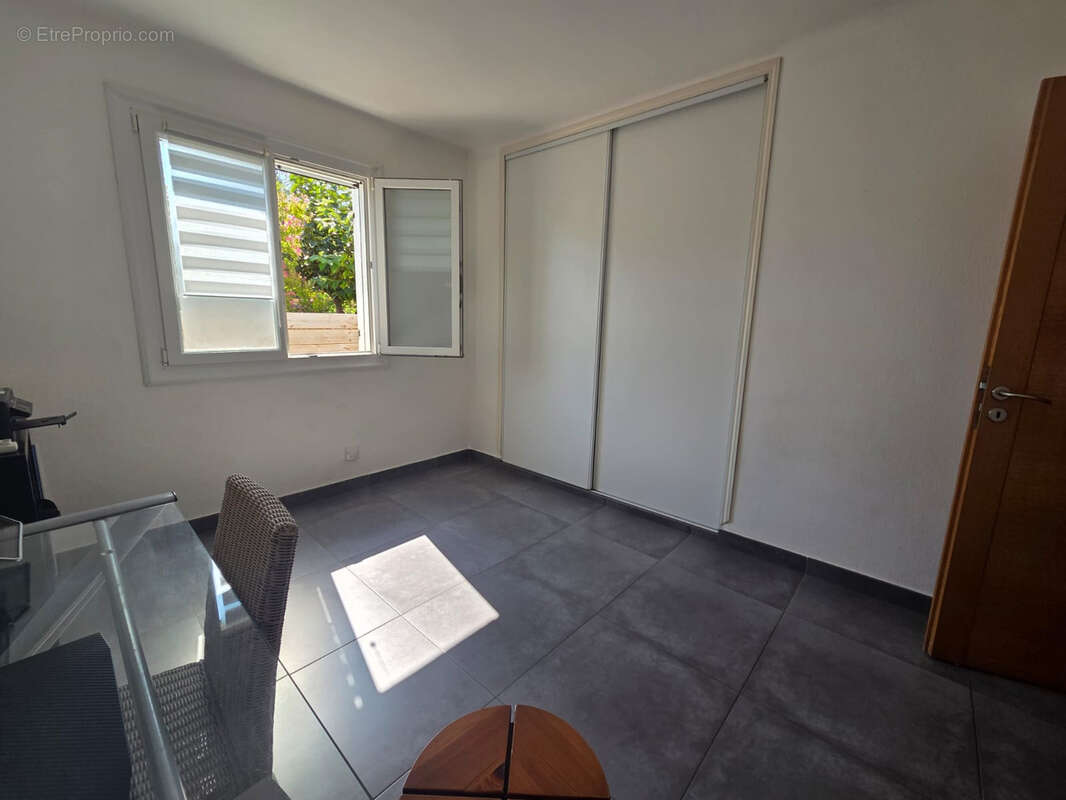 Villa T4 clé en main avec grand terrain, garage et forage - photo 6