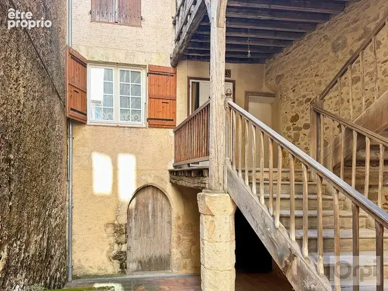 LECTOURE, hyper centre, maison ancienne de 250 m² potentiellement habitable avec son jardin attenant et ses dépendances - photo 12