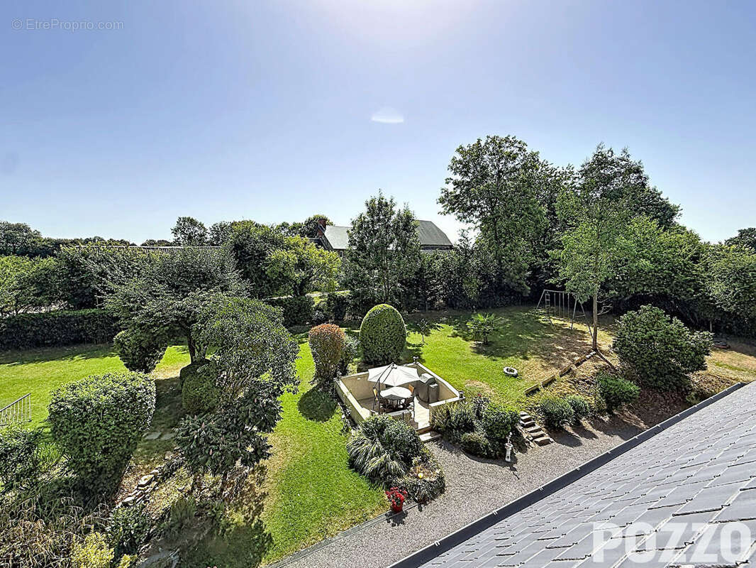 Equilly - Authentique longère en pierres avec vaste terrain arboré - photo 17