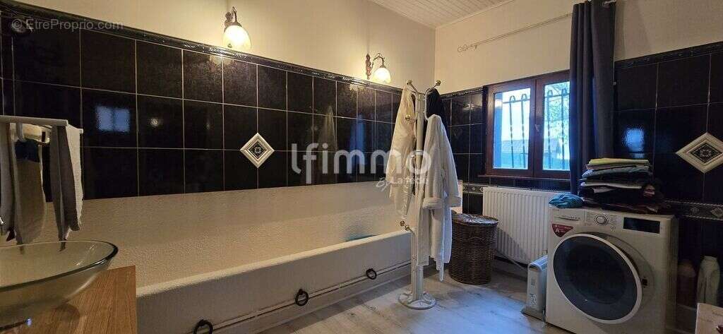 Ensemble immobilier de caractère - Deux logements - photo 8
