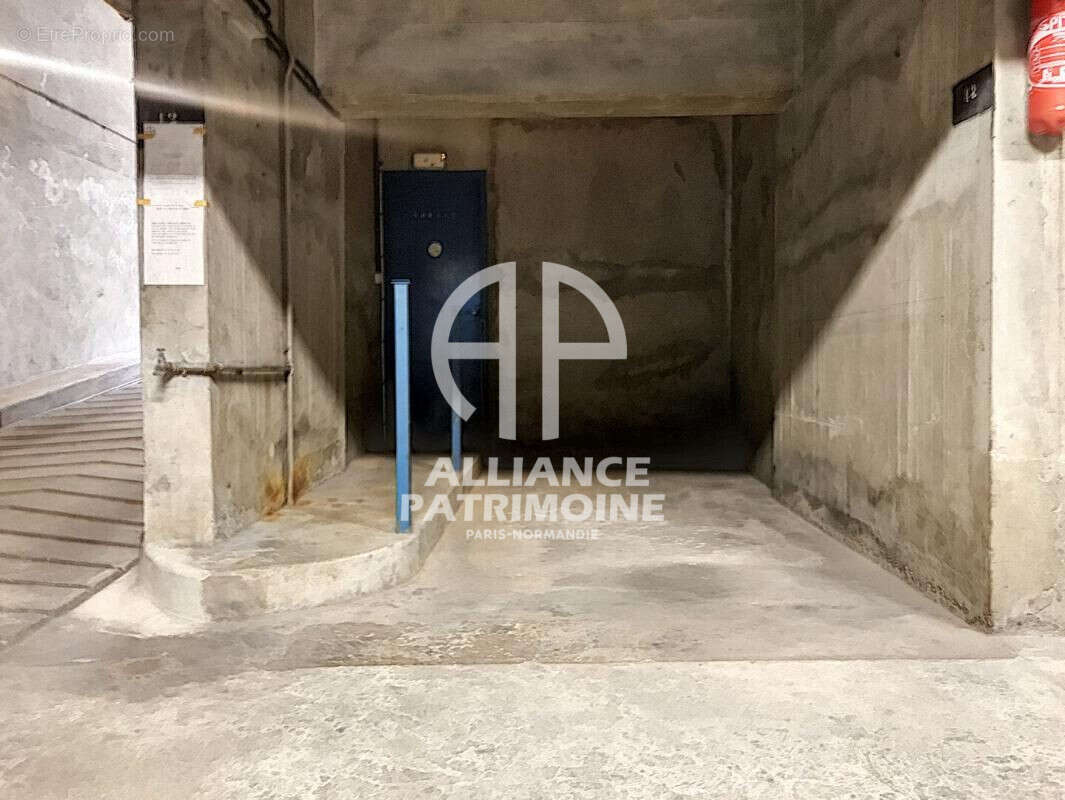 Parking à PARIS-14E