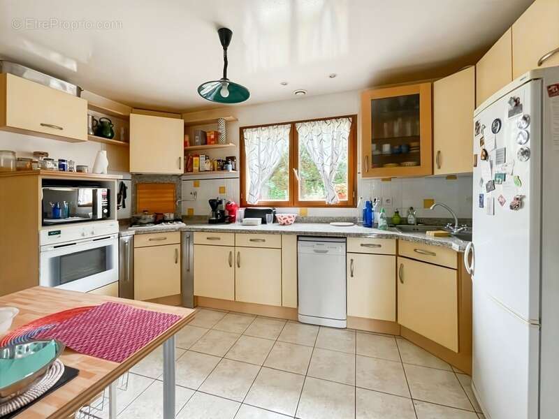 Maison à LES CLAYES-SOUS-BOIS