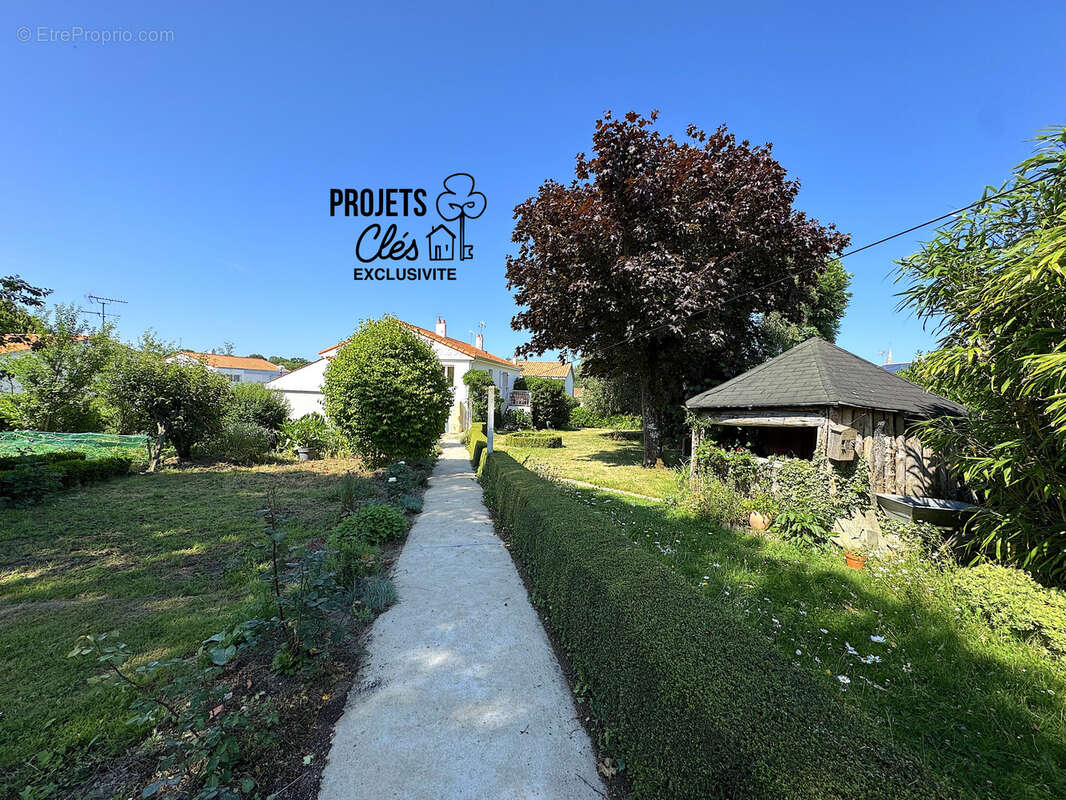 Maison à LE GIROUARD