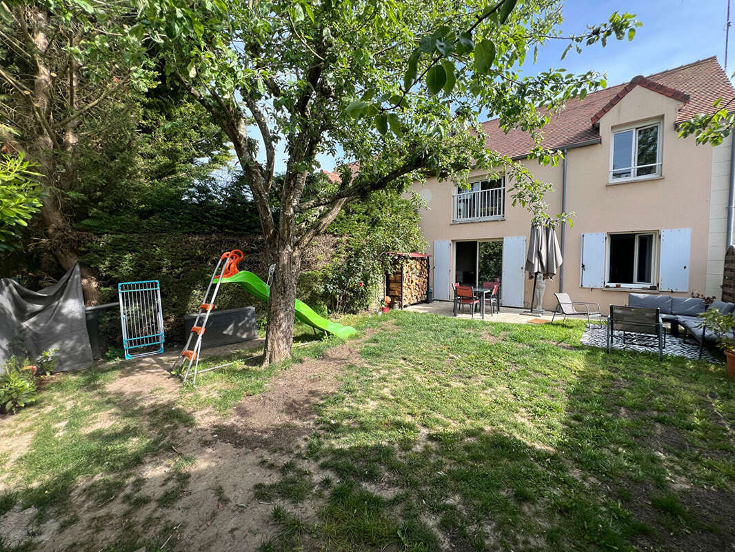Maison à MONTFORT-L'AMAURY