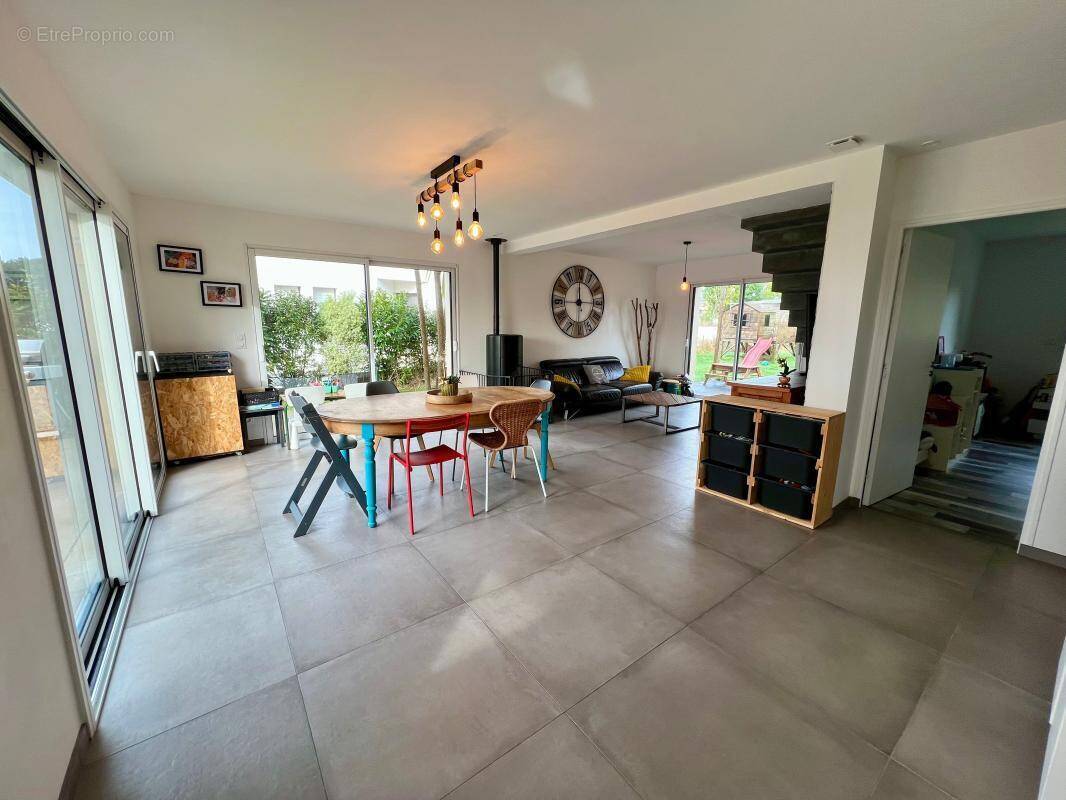 Maison à LA TURBALLE