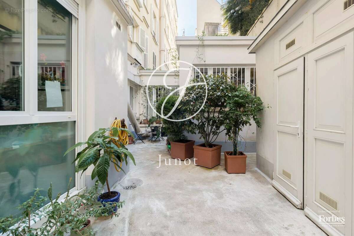 Appartement à PARIS-9E
