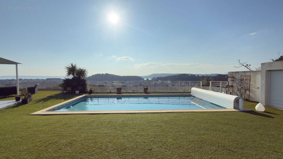 Maison à SAINT-CHAMAS