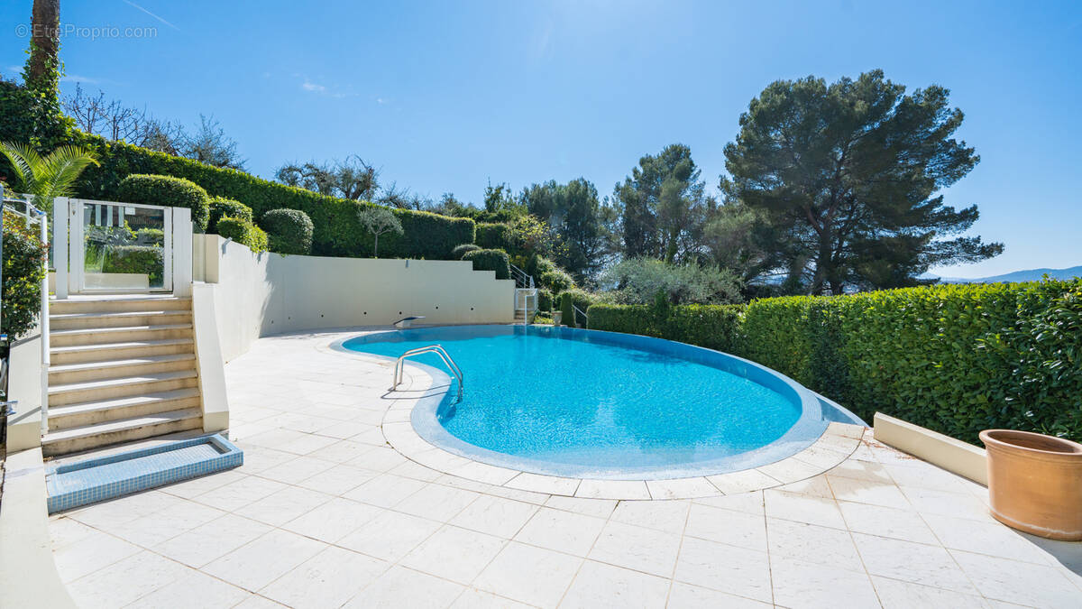 Appartement à LE CANNET