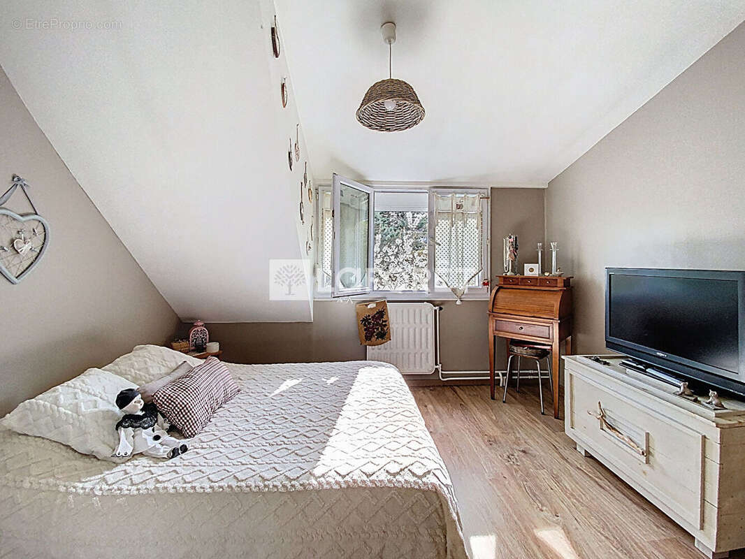 Maison à VERNEUIL-SUR-SEINE