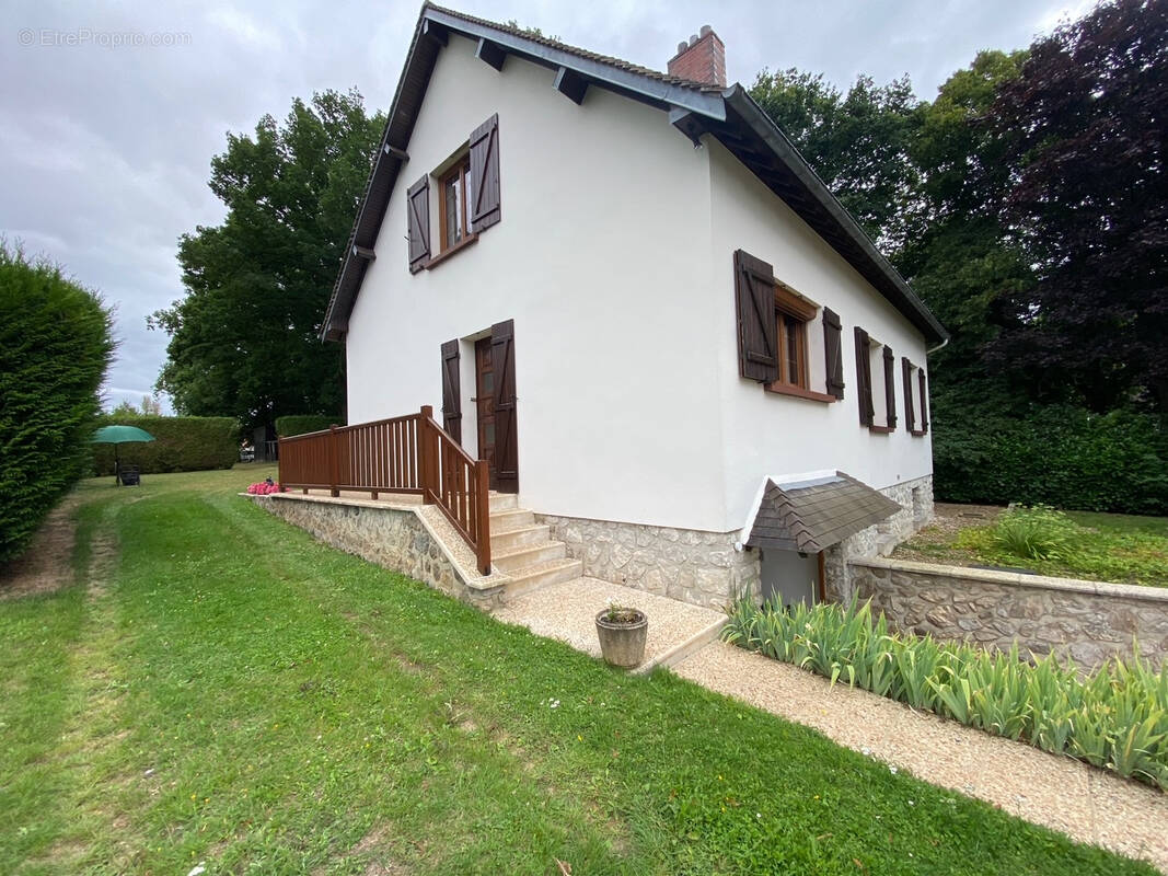 Maison à DAMVILLE
