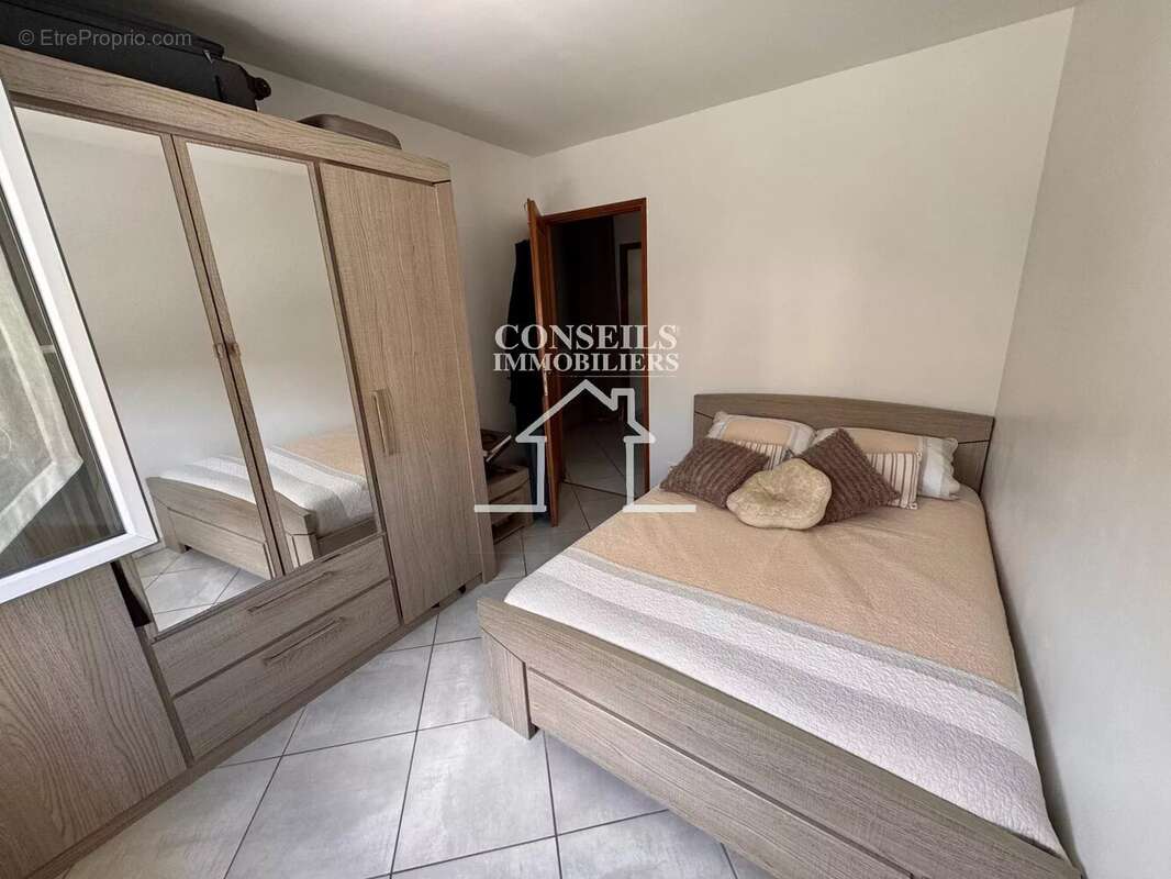 Maison à VILLENEUVE-SUR-YONNE