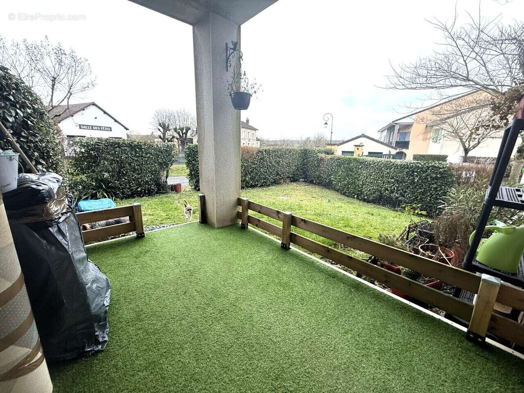 Appartement à PAZAYAC