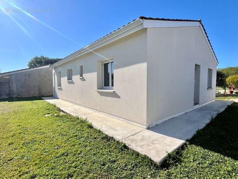 Maison à LE PIAN-MEDOC