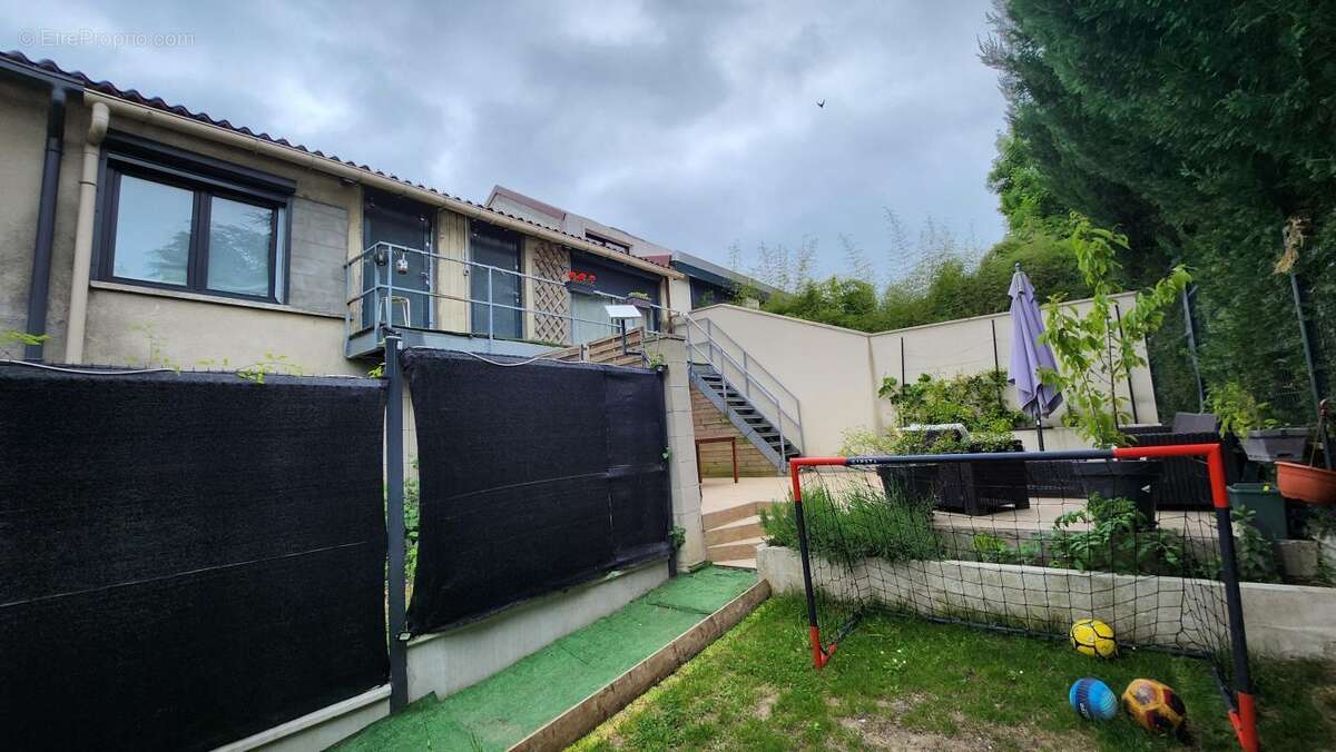 Appartement à SAINT-GERMAIN-LES-ARPAJON