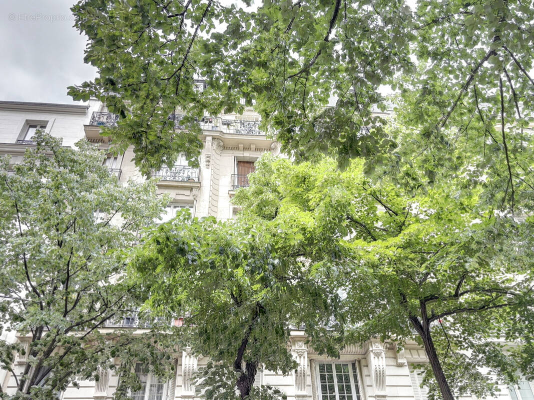 Appartement à PARIS-14E