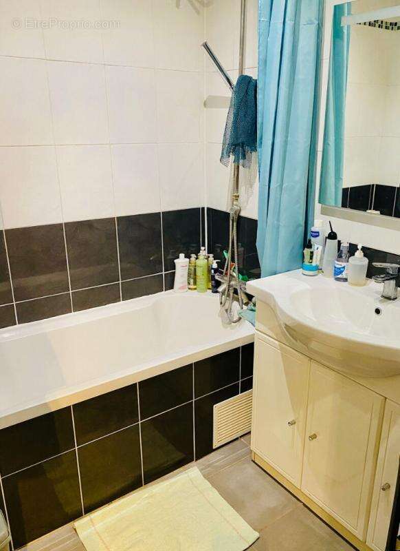 Appartement à TORCY