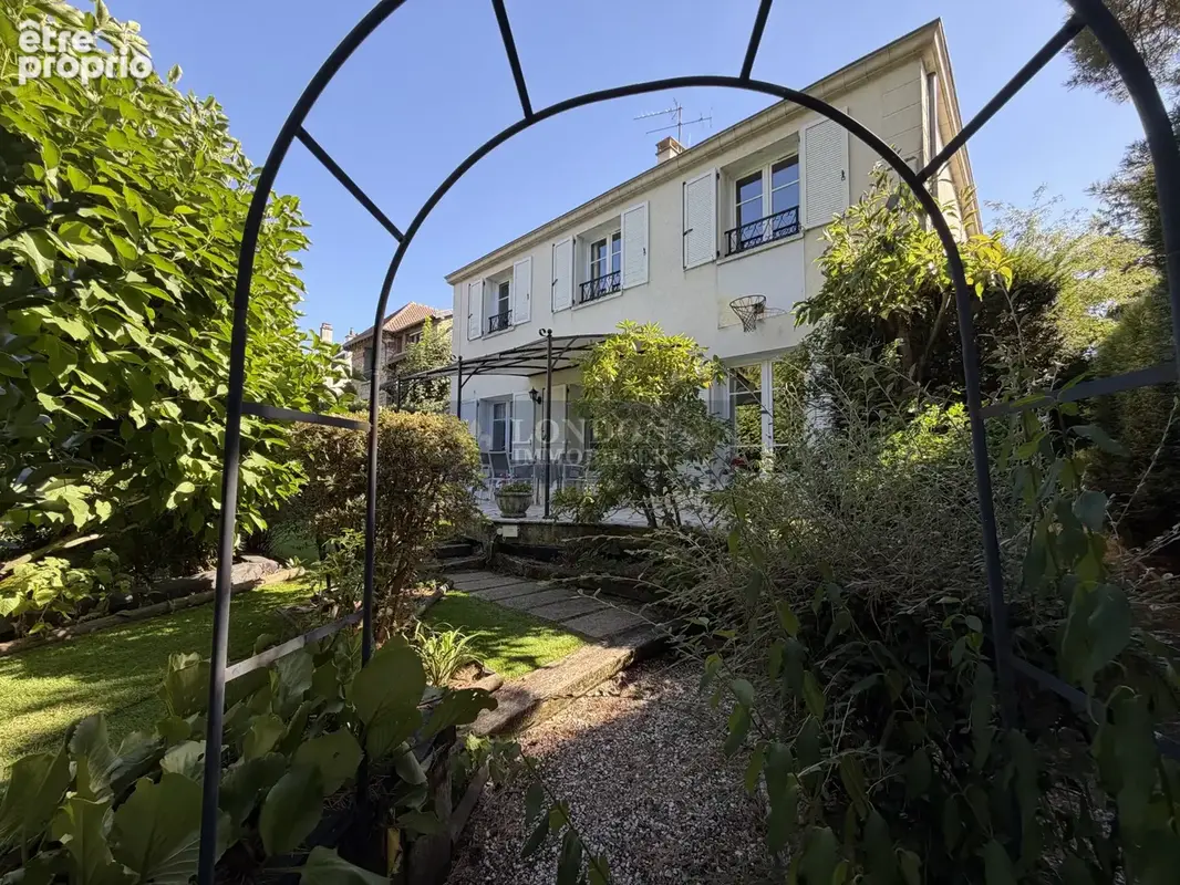 Photo Maison à Versailles au prix de 1 768 000€