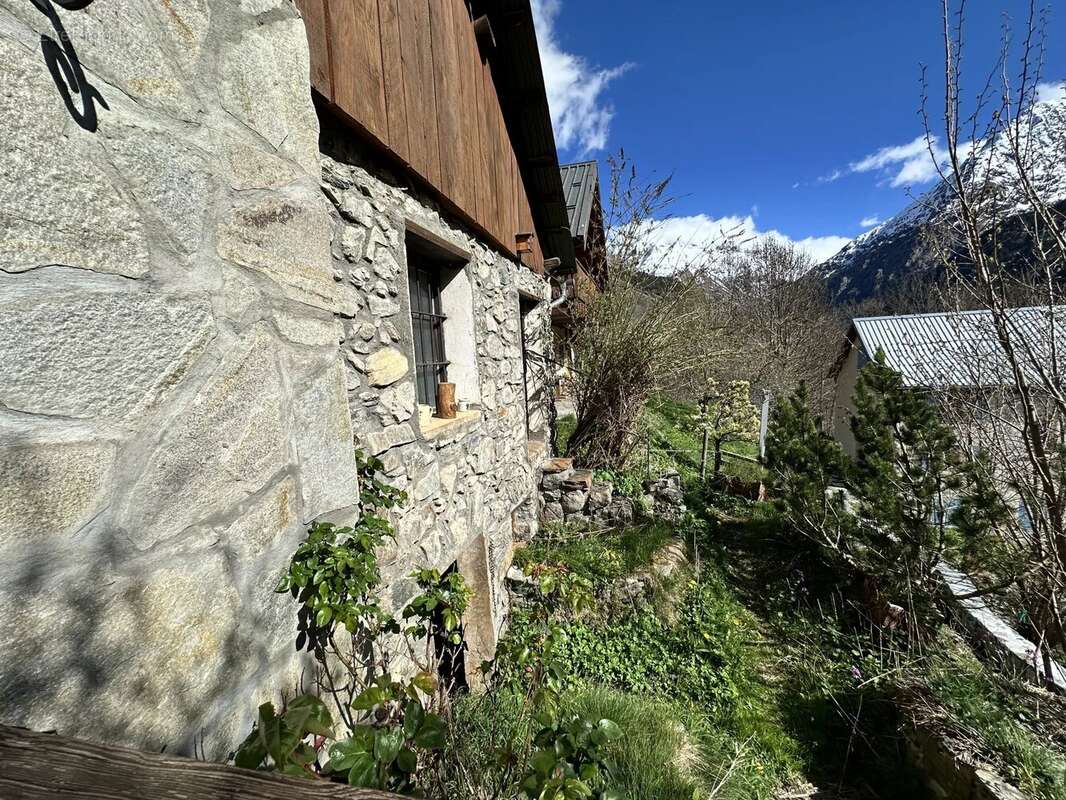 Maison à SAINT-CHRISTOPHE-EN-OISANS