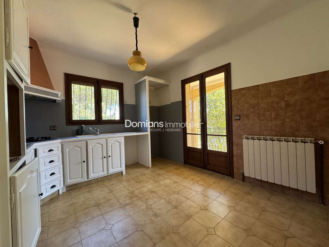 Maison 92 m² à Thuir  - photo 7