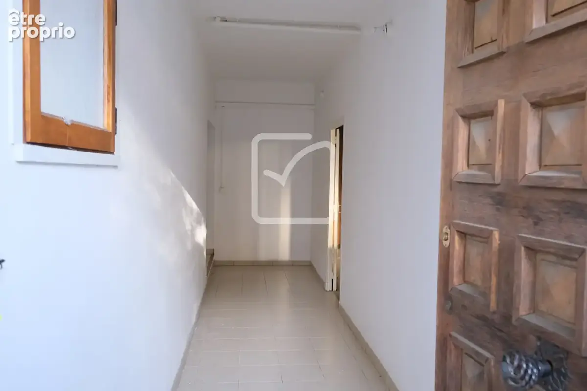 Maison 3 logements, terrasse, garage et place de parking - photo 14