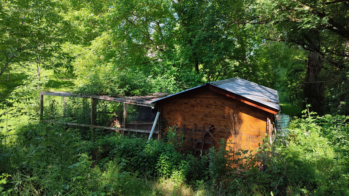 Maison à MONTAIGU-DE-QUERCY