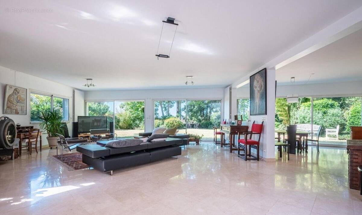 Photo 1 - Maison à MARGENCY