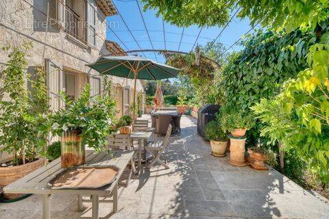 Maison à VALBONNE