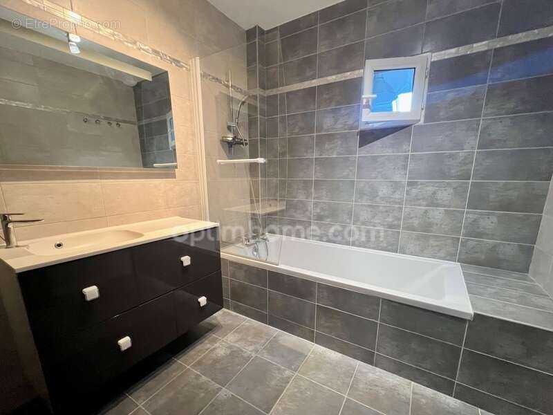 Appartement à PRINGY