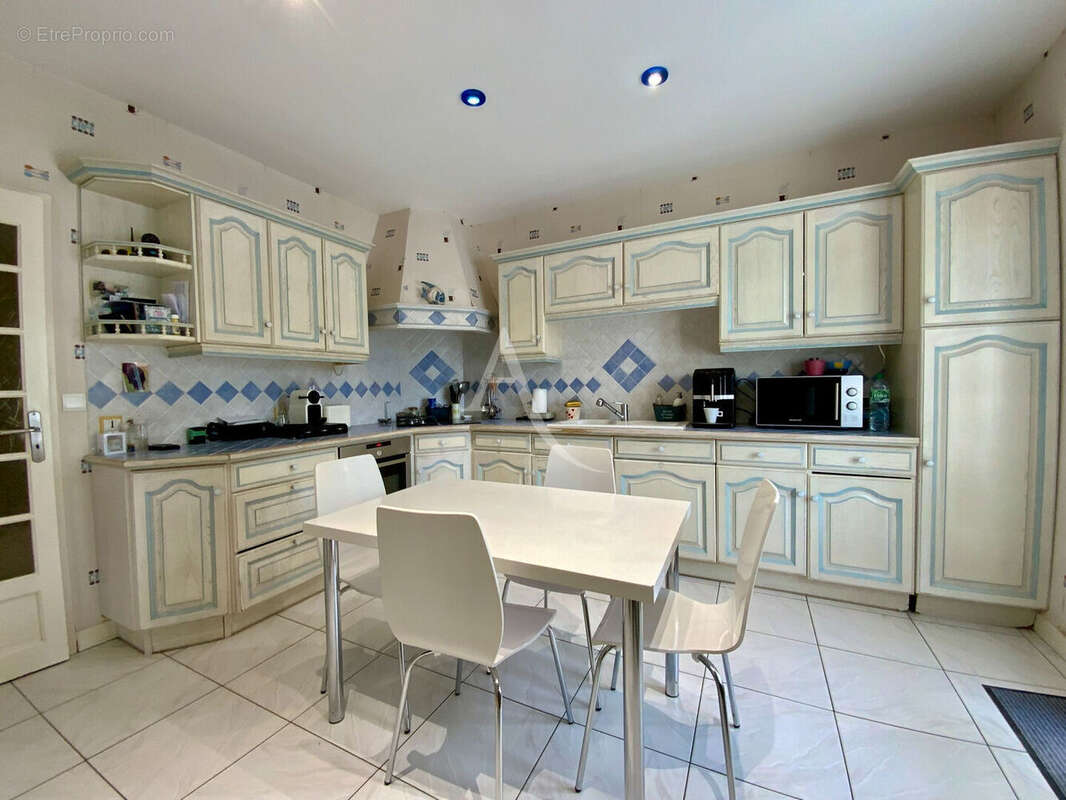 Maison à SAINT-SAVINIEN