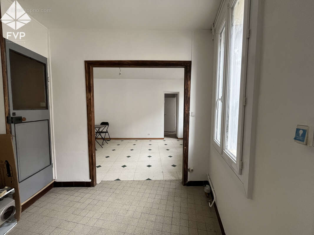 Maison de ville pleine de potentiel à Bolbec Quartier de la Piscine - photo 3