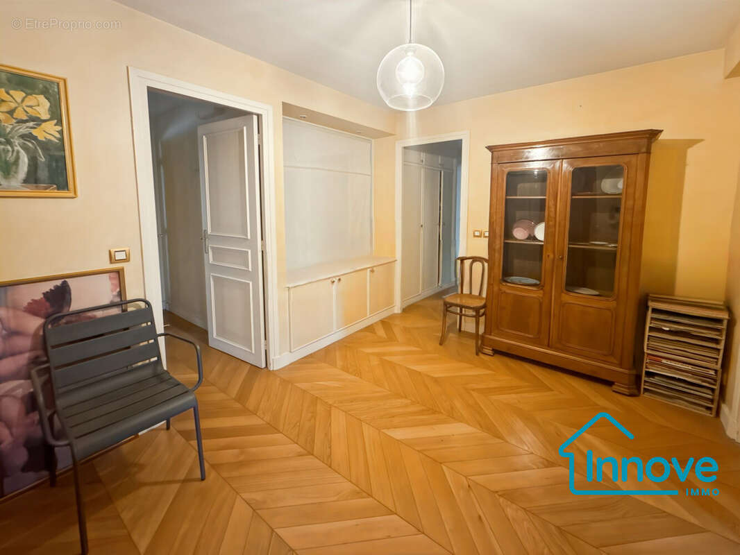 Appartement à VERSAILLES