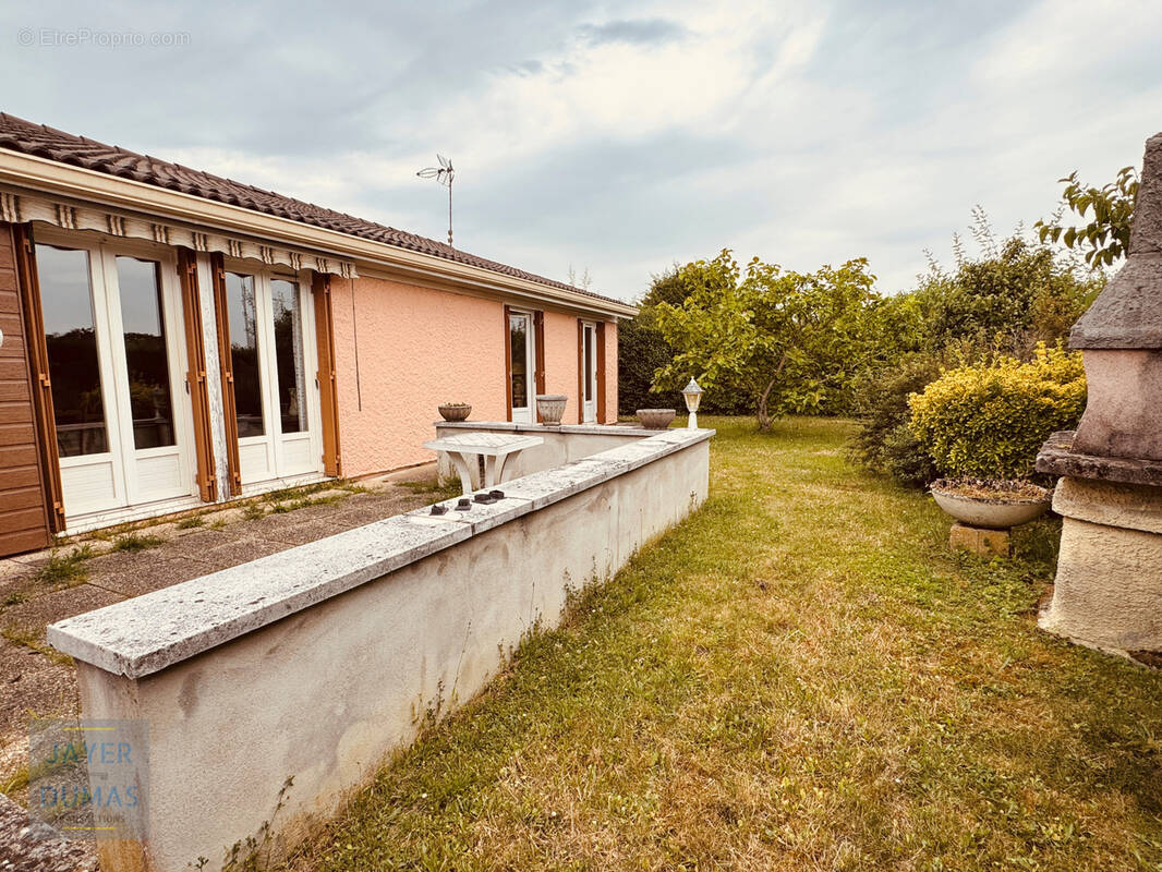 Maison à SEVREY