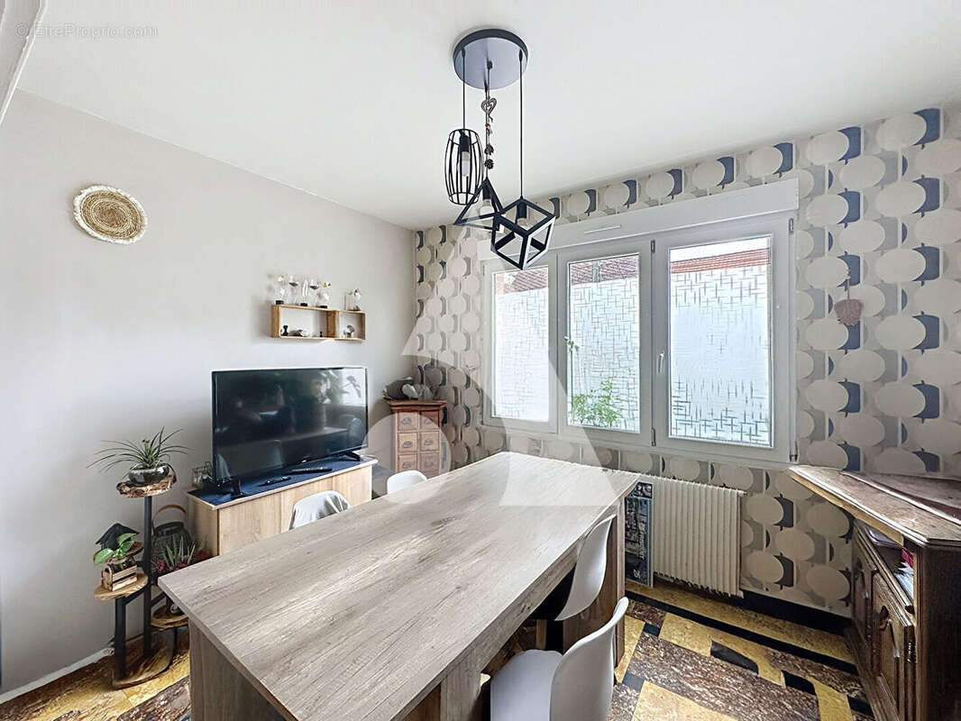 Maison à VIEUX-CONDE