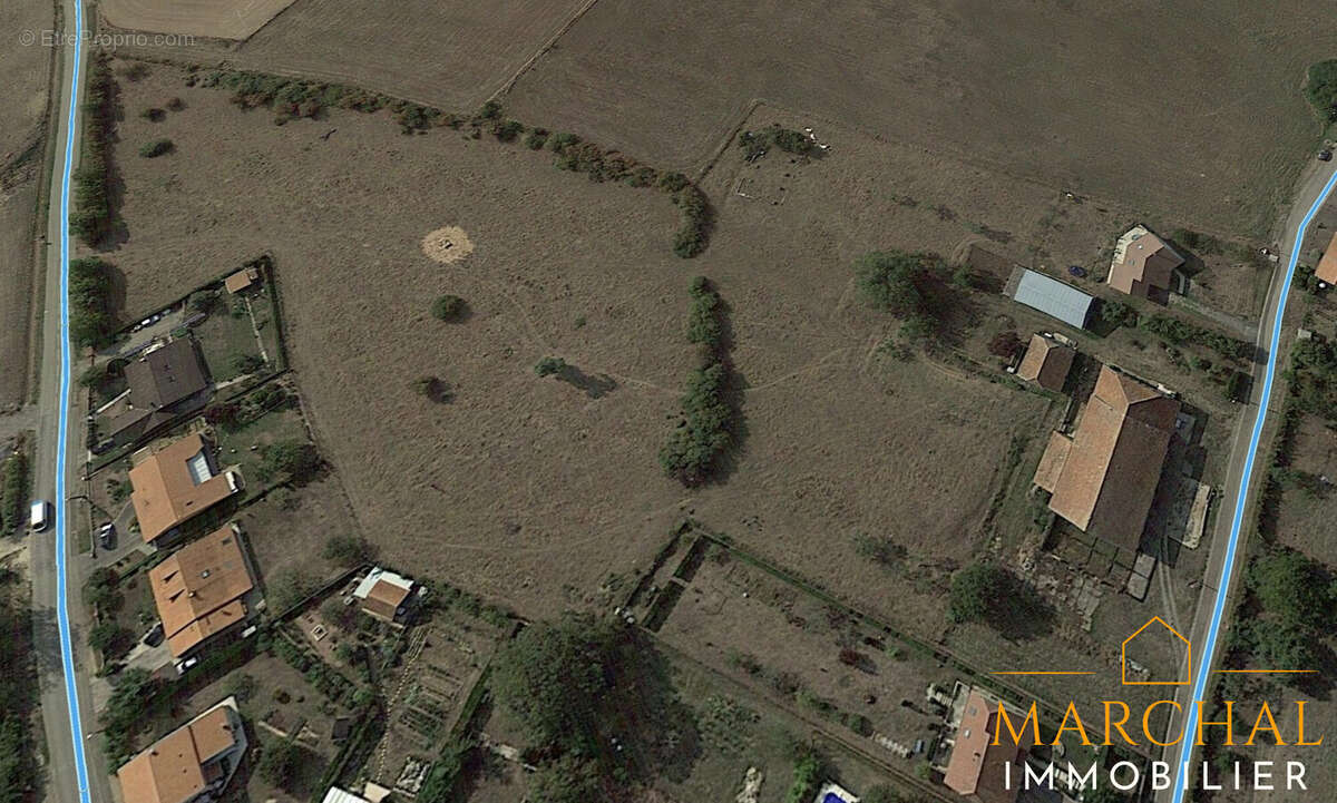 Terrain à SAINT-EPVRE